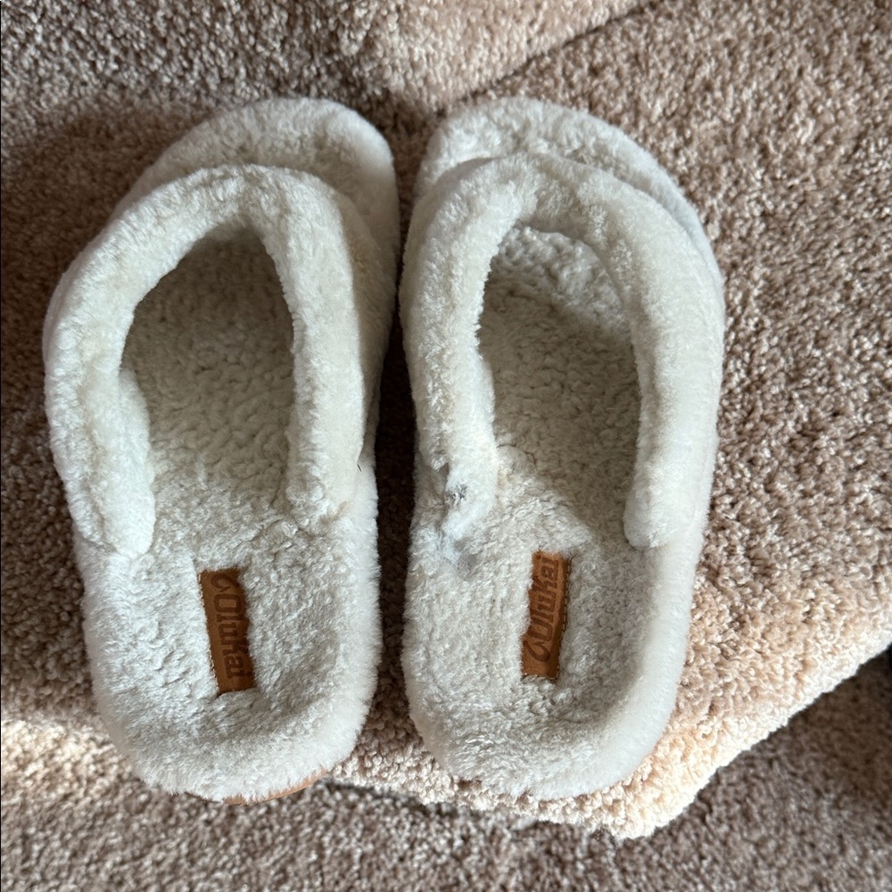 OluKai White Fuzzy Slippers